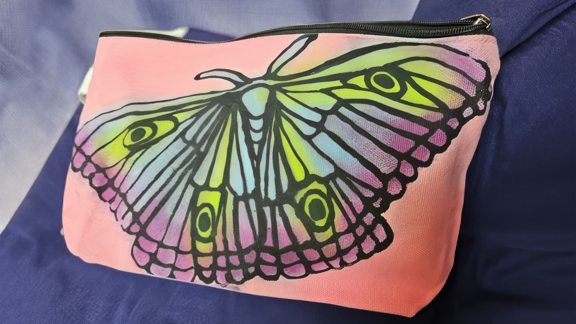 Family Art Days: Hand-Painted Zipper Pouches with Gail Leschine-Seitz